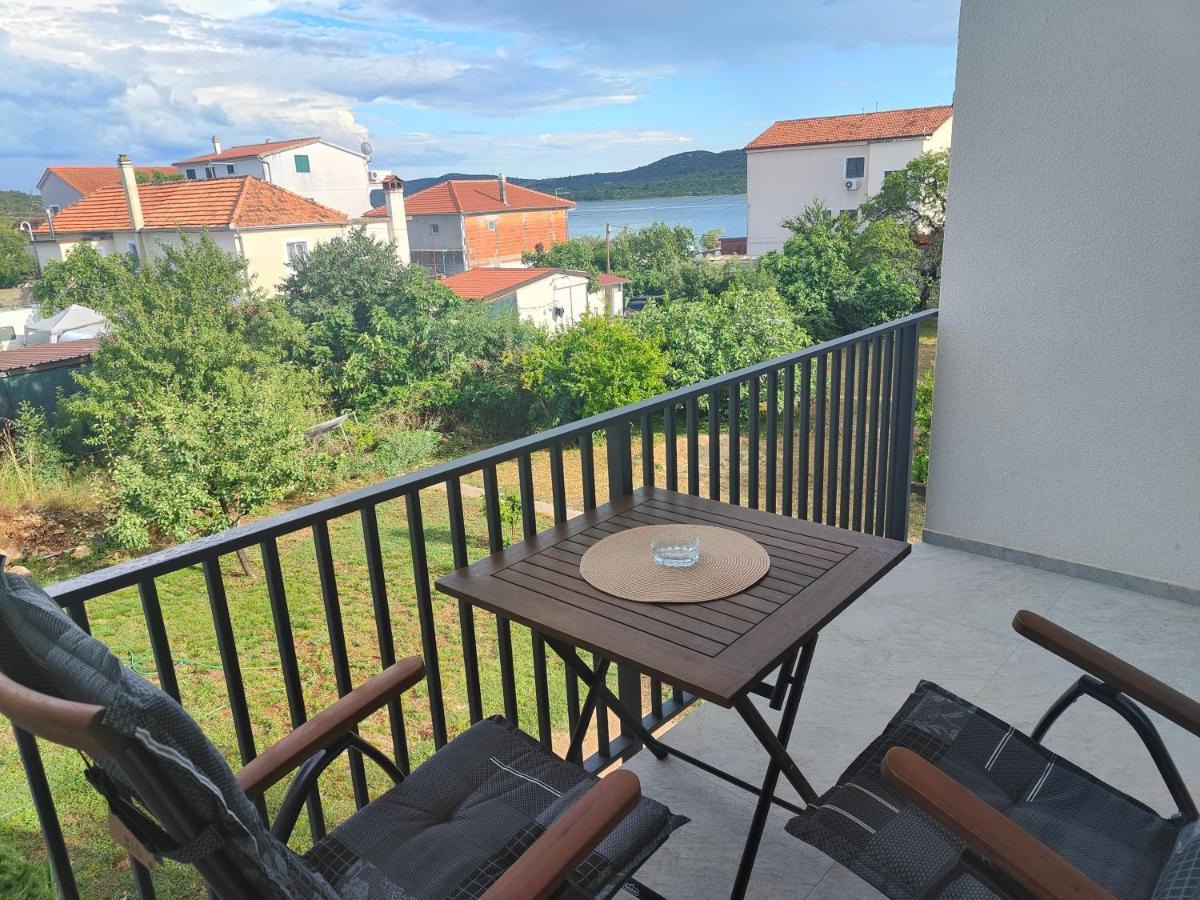 Apartments Grape Пировац Екстериор снимка