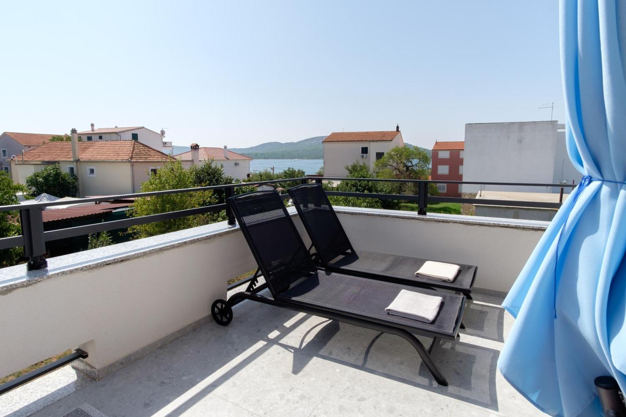 Apartments Grape Пировац Екстериор снимка