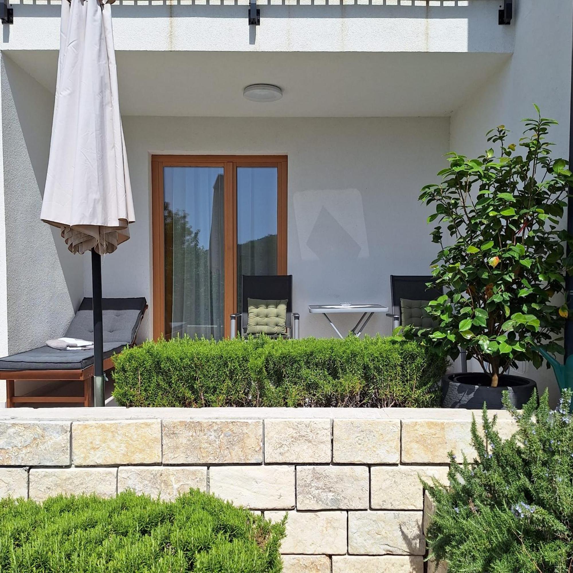 Apartments Grape Пировац Екстериор снимка